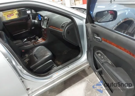 2013 Chrysler 300 Motown z USA, uszkodzony, nr VIN 2C3CCAAG5DH596072